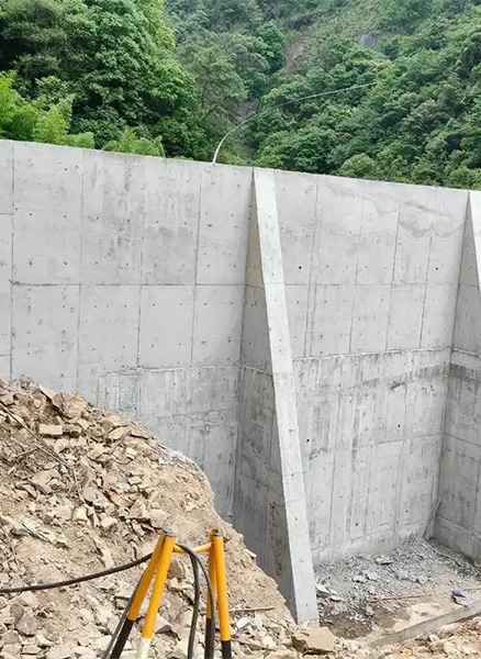 晋城泽州县重力式挡土墙